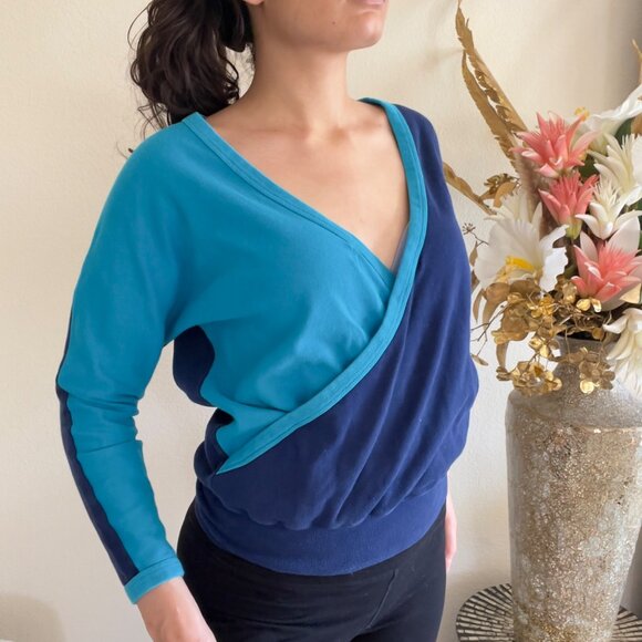 Deadstock Y2k 100% Cotton Sky & Dark Vivid Blue Plunge Sweater - Picture 2 of 8